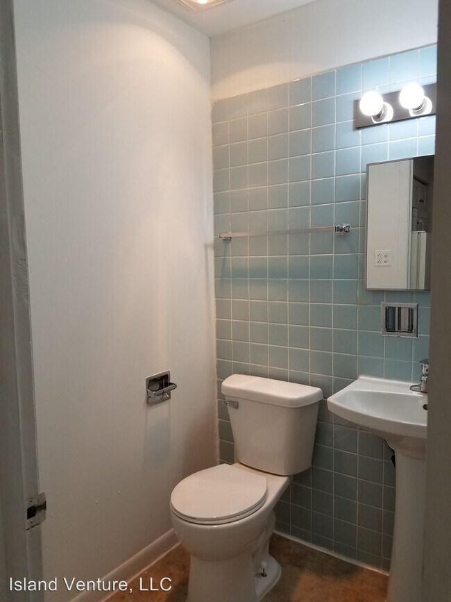 Building Photo - 2250 Burr Oak Ave