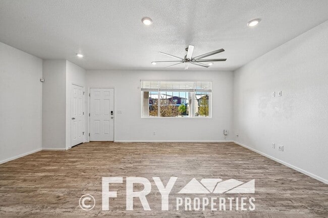 Building Photo - 3BR Home w/ Attached Garage + Easy Commute to Denver & DIA