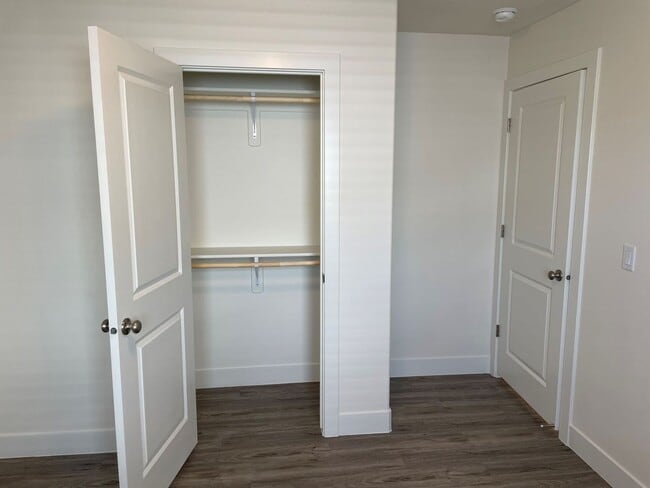 Building Photo - Move-in Discount - 3 bedroom- 2 bath Newer Construction