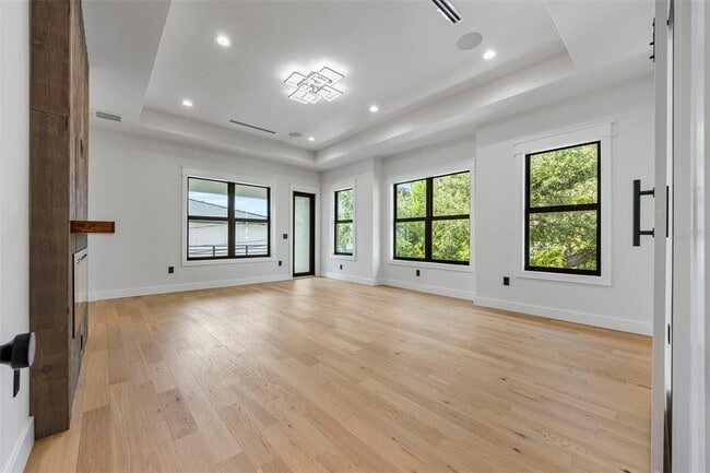 Building Photo - 3701 S Lynwood Ave