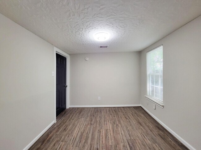 Building Photo - 3416 Europa St