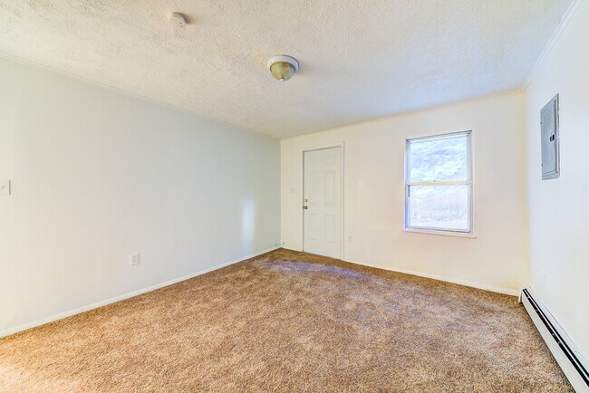 Building Photo - 2675 S 18th St
