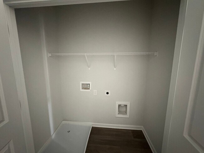 Building Photo - Charming 3BR Townhome in Adairsville