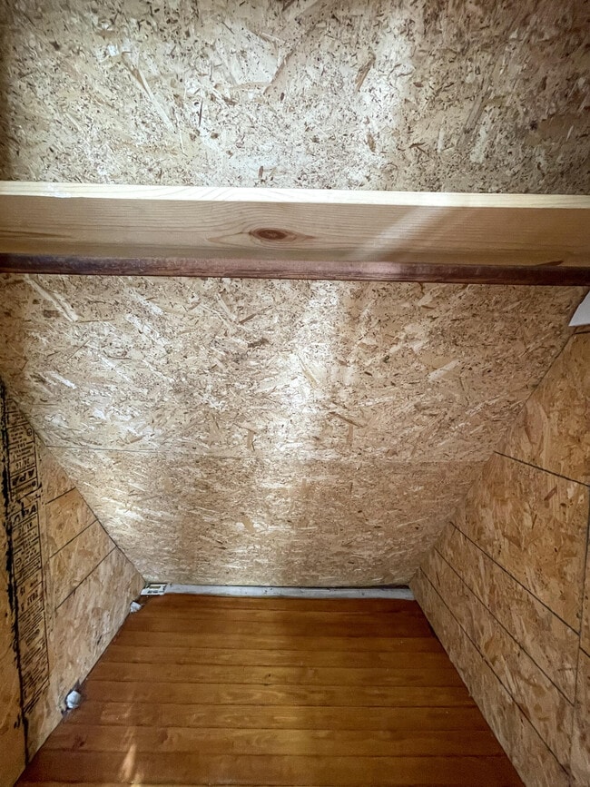 Building Photo - 21 Anderson Ave