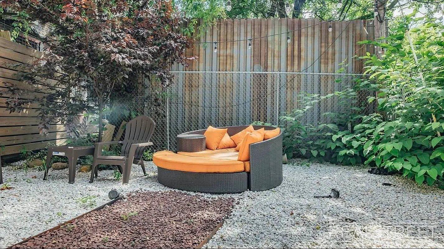 Building Photo - Central Avenue