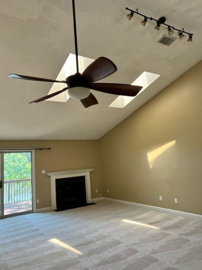 Building Photo - CONDO FOR RENT - HERONS COVE!