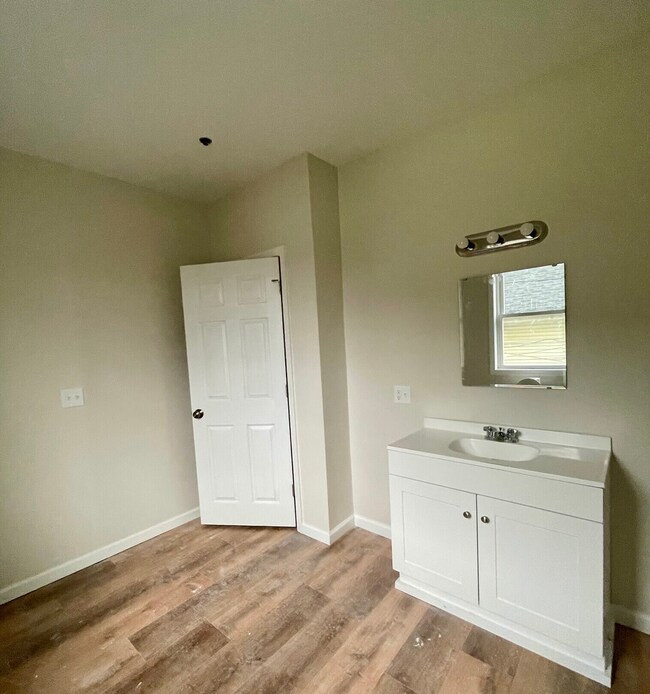 Building Photo - 720 Marion St