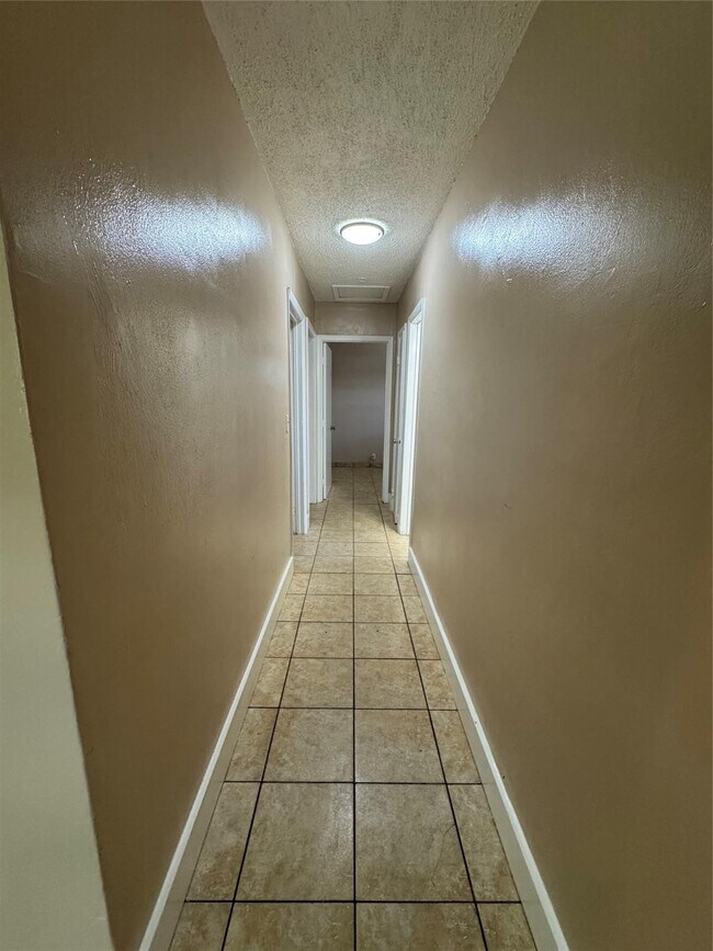 Building Photo - 1230 NW 29th Way