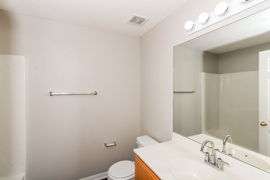 Building Photo - 30542 Double Dr