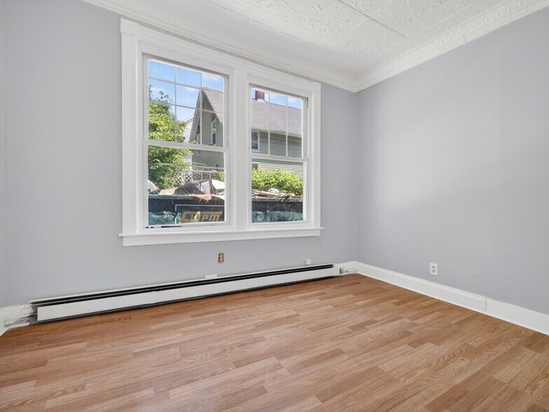 Building Photo - 195 Laurel Hill Ave