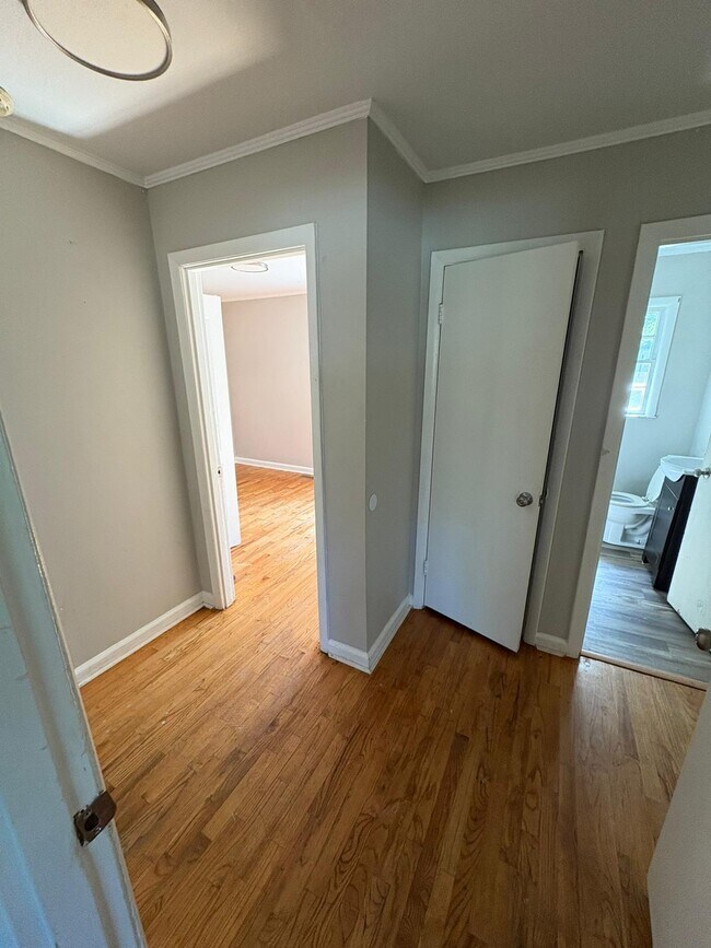 Building Photo - 4322 Fairfax Dr