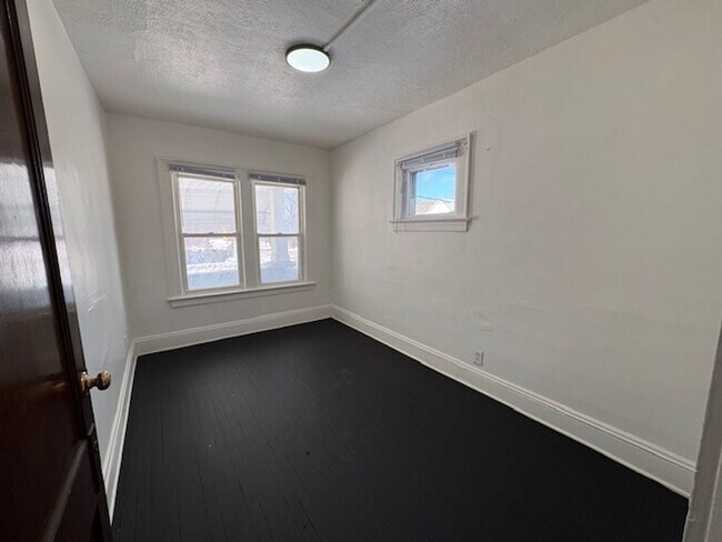 Building Photo - 3973-3975 E 123rd St Cleveland Oh 44105 MFH2 .T2