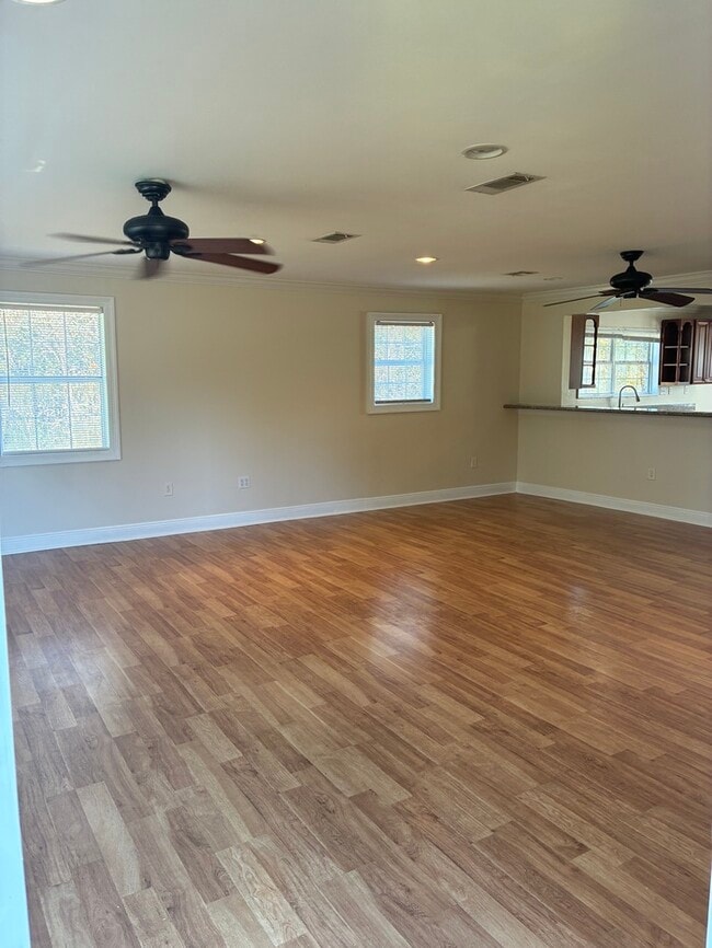 Building Photo - Beautiful 3/1 in Bay St. Louis, MS