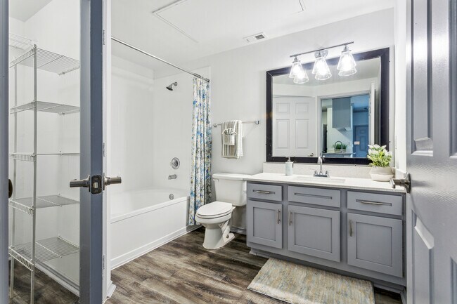 Building Photo - One Month Free Rent & Only $99 to Lock It In!