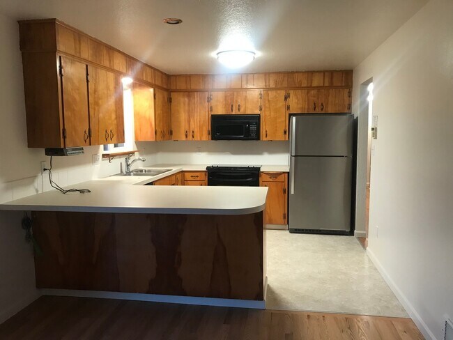 Building Photo - 3 Bed 1.75 Bath SFR Rambler Everett