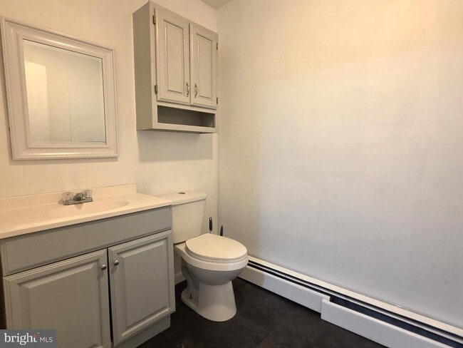 Building Photo - 2A E Milby St