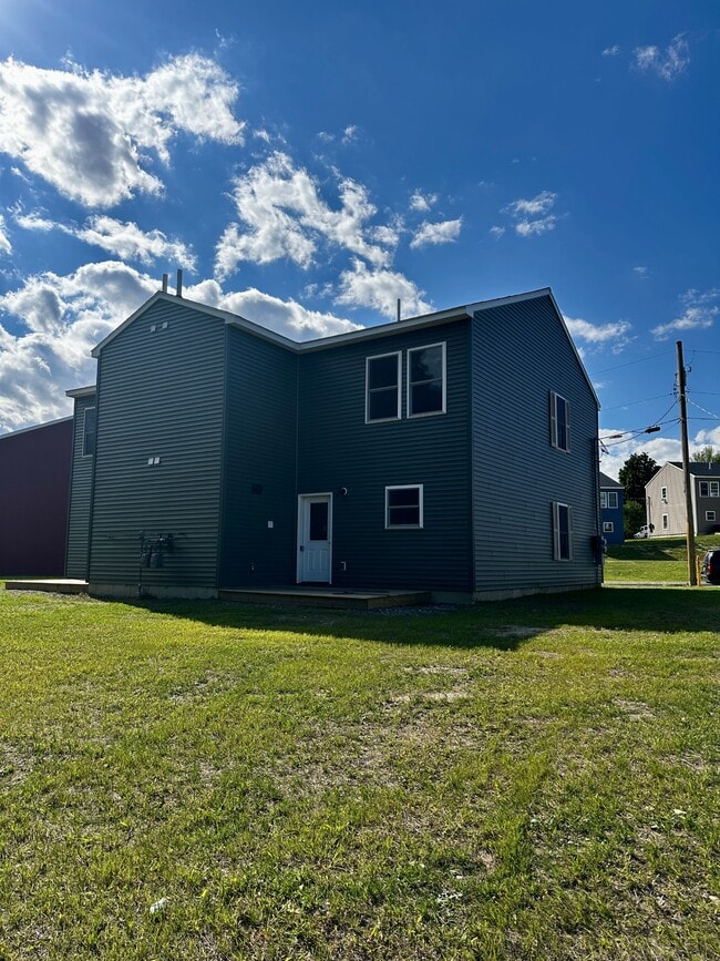 Building Photo - 46 Firefly Ln