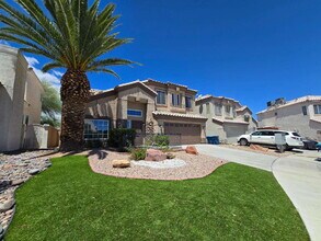 Building Photo - "Spacious 3-Bed Oasis with 2.5 Baths on Funston Way, Las Vegas - 2,264 Sq. Ft. of Comfort!"