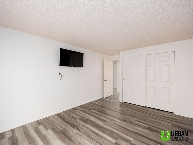 Building Photo - Comfortable 1-Bedroom Condo with Parking & Resort-Style Amenities
