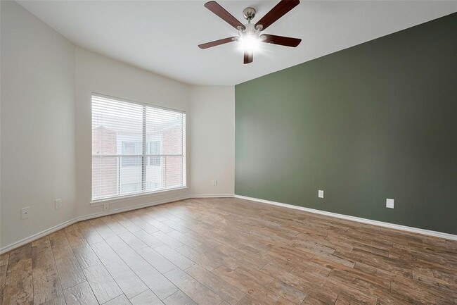 Building Photo - 10176 Oakberry St