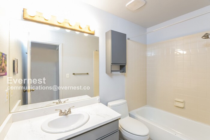 Building Photo - 6844 Countryside Ln