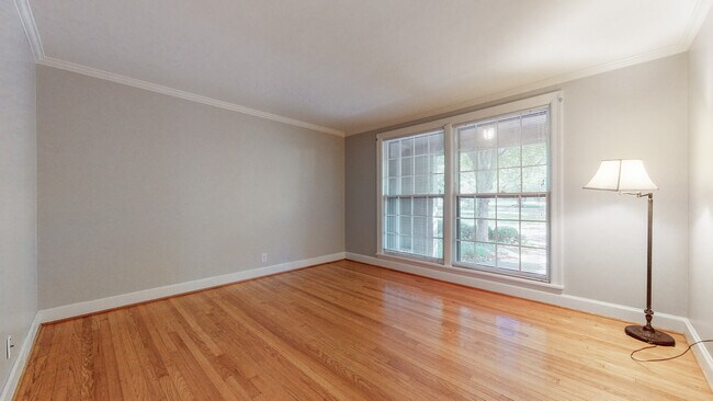 Building Photo - 802 Timber Ln