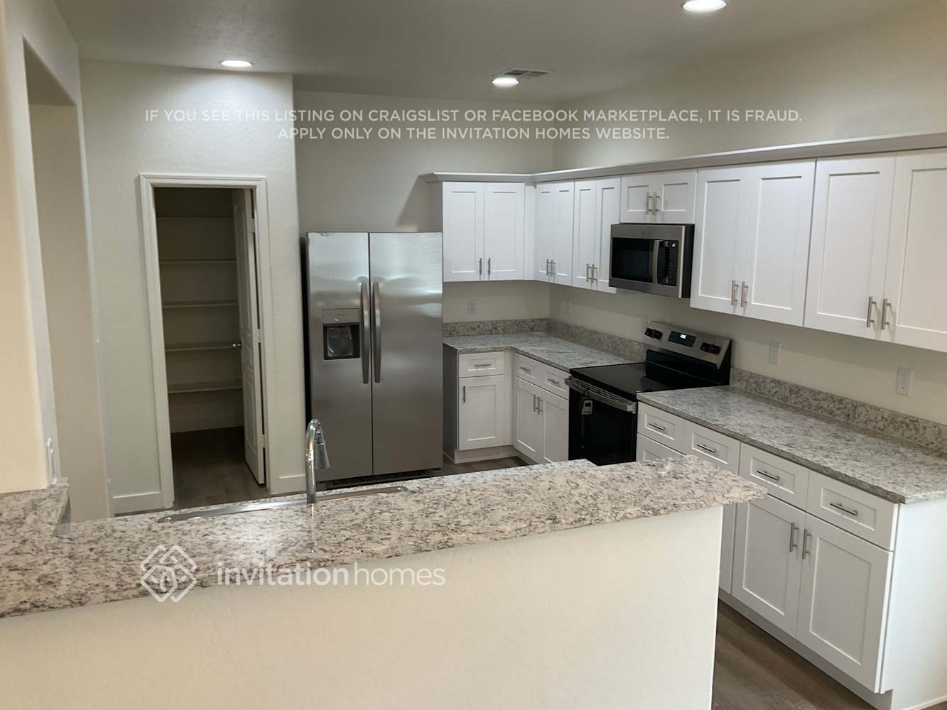 Building Photo - 28808 N Maravilla Dr