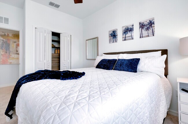 Building Photo - 12240 Wellen Golf St