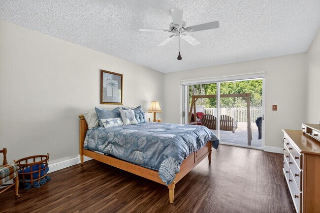 Building Photo - 1520 S Club Dr