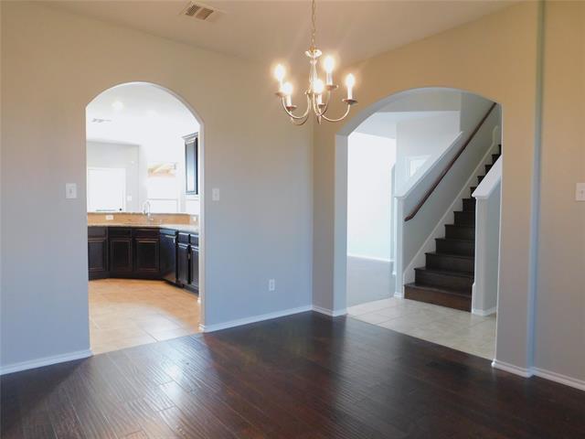 Building Photo - 14904 Riverside Dr