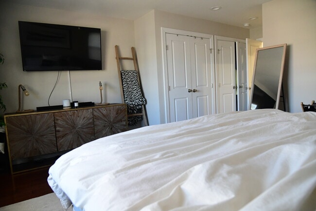 Master Suite - 6256 Osage Ave