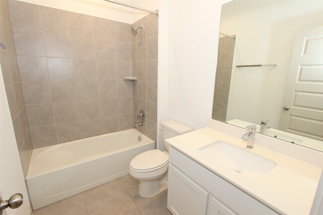 Building Photo - 3570 Joshua Grv Ln