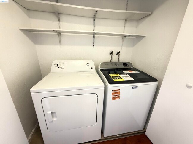 Building Photo - 1391 Monument Blvd