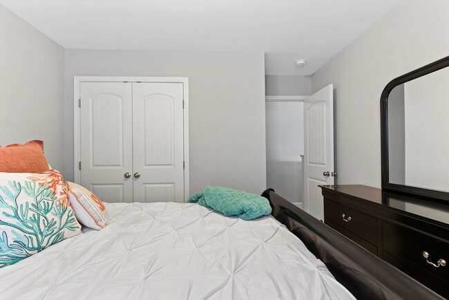 Building Photo - 135 Regatta Way