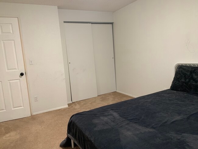 2nd bedroom - 8112 145th Ct NE