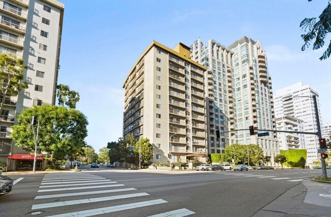 Building Photo - 10747 Wilshire Blvd