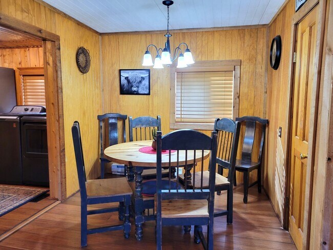 Building Photo - 2 br, 2 bath House - 235 Hart Avenue