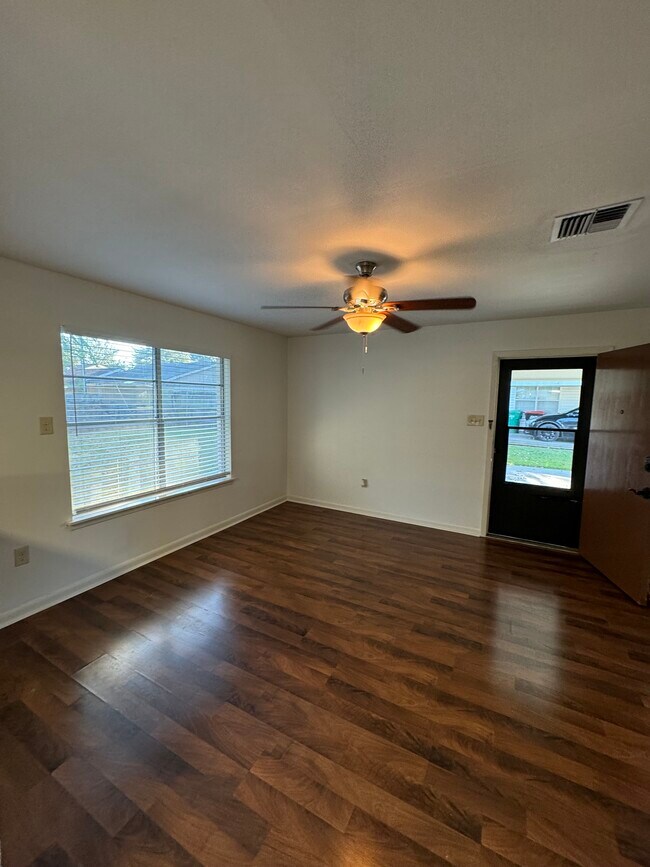 Building Photo - 305 Harrell Dr