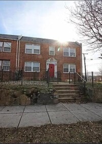 Building Photo - 3301 D St SE