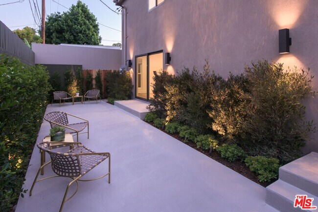 Building Photo - 502 Huntley Dr