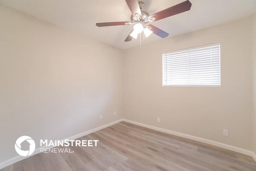 Building Photo - 1541 E Flower Cir