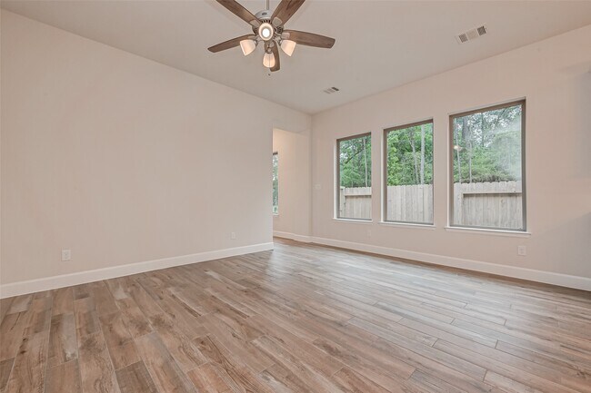 Building Photo - 308 Mullins Ct