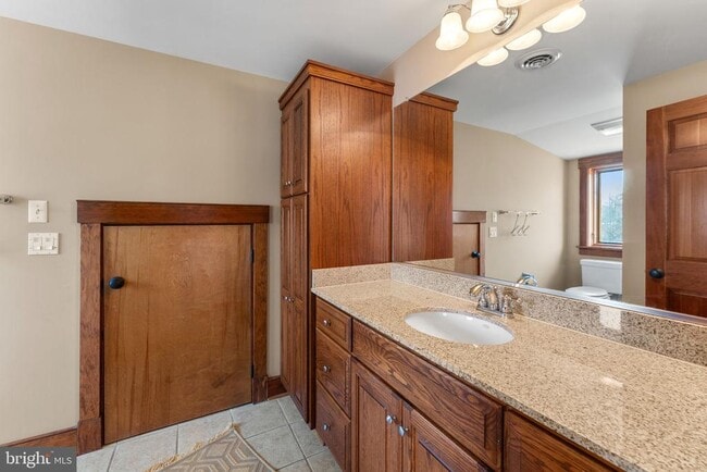 Building Photo - 3535 Meadow Rd