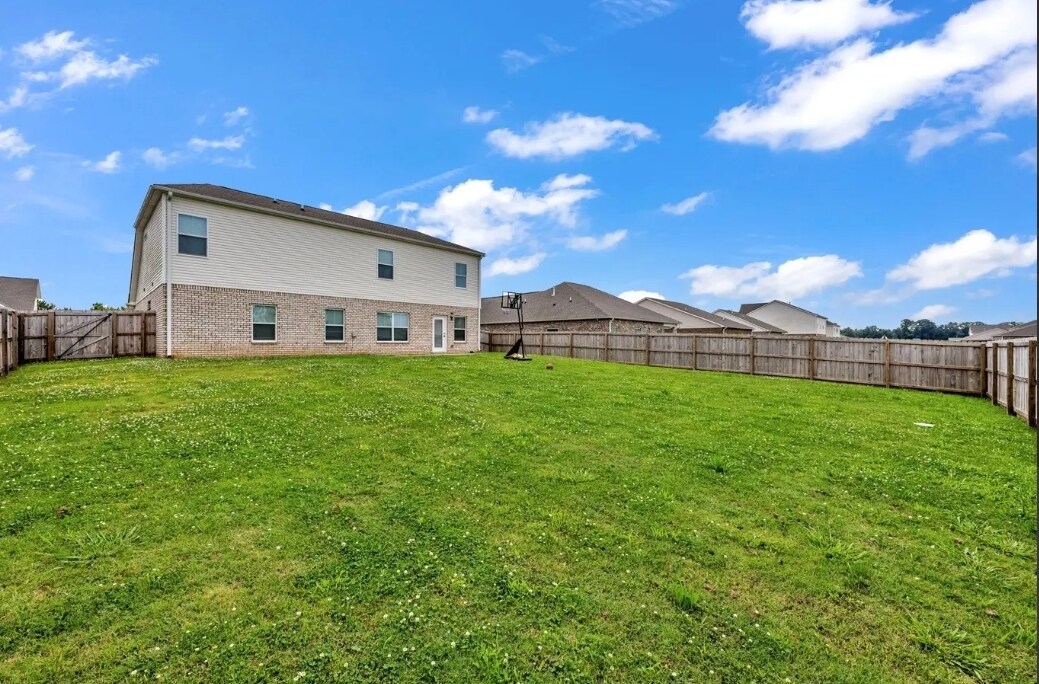 Building Photo - 13905 Hickory Brook Rd