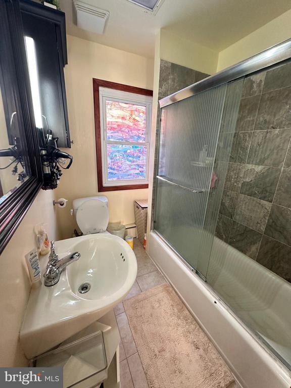 Building Photo - 411 Rowan Ave