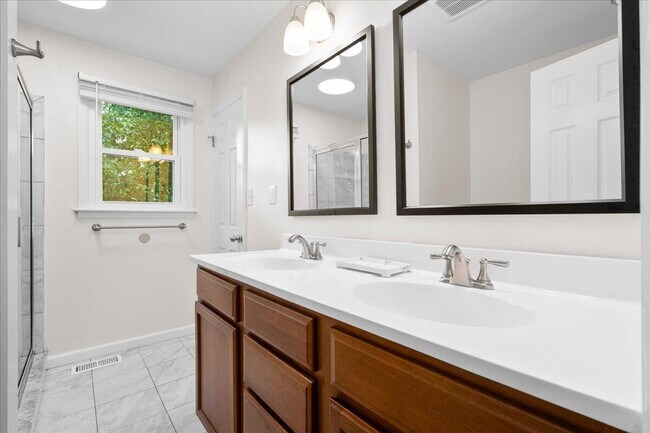 Building Photo - 771 Spring Meadows Dr