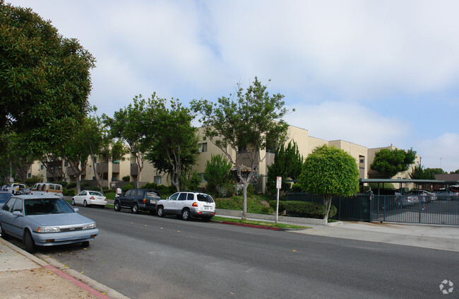 Building Photo - Briarcrest Apartments