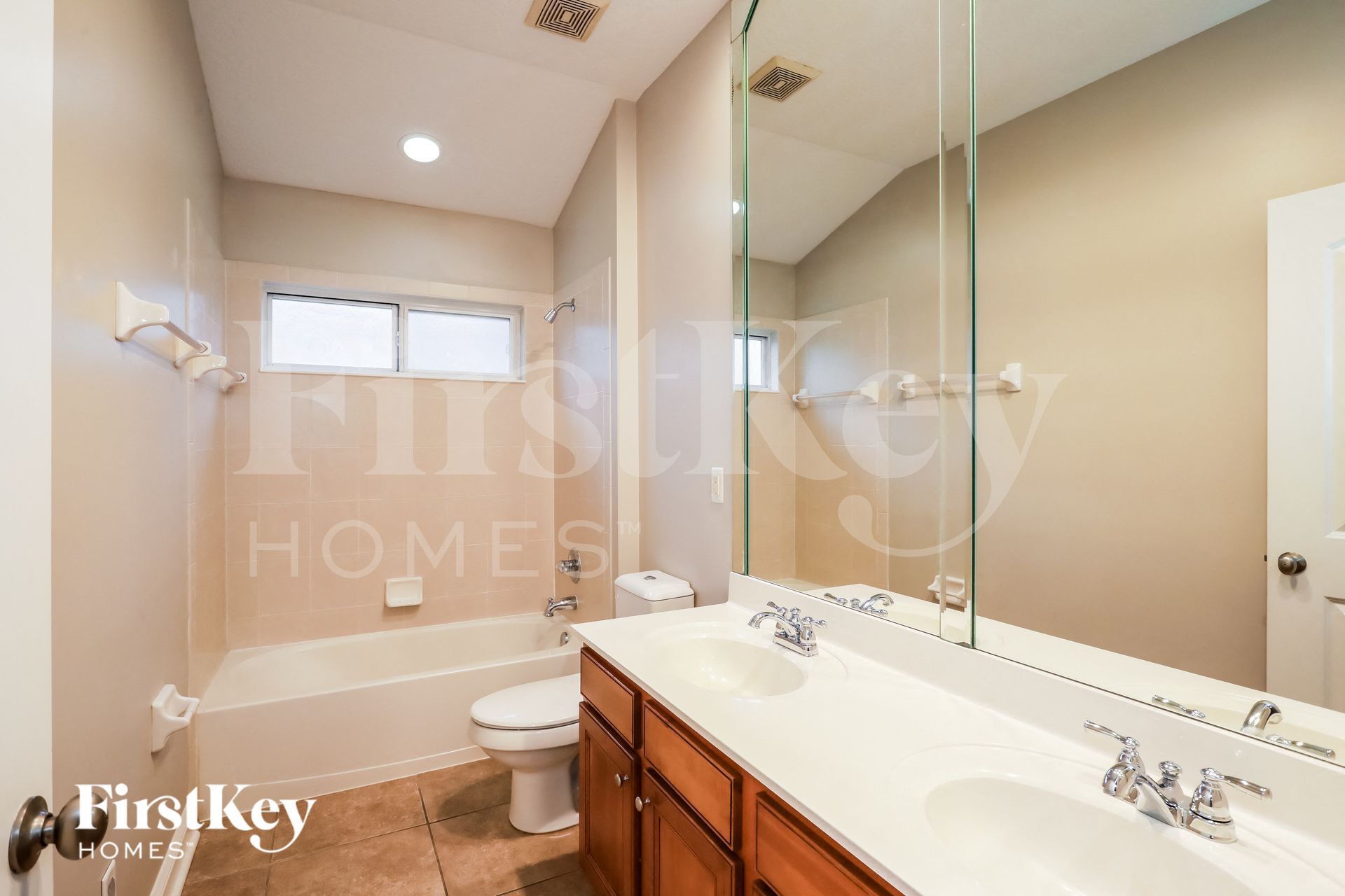 Building Photo - 14728 Falling Waters Dr