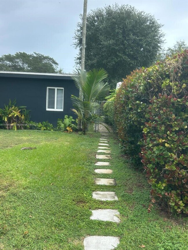 Primary Photo - 6431 SW 64th Ct