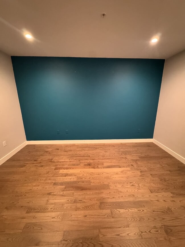 Building Photo - 9 Independence Ave